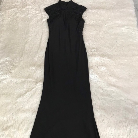 Black formal dress - Picture 1 of 4